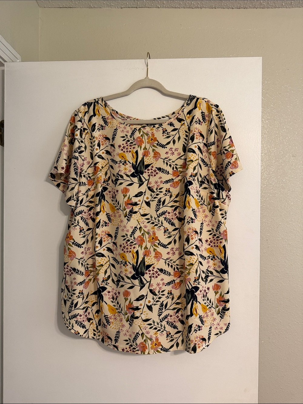 Ava & Viv Cream Floral Short Sleeve Top with Yellow and Black Print